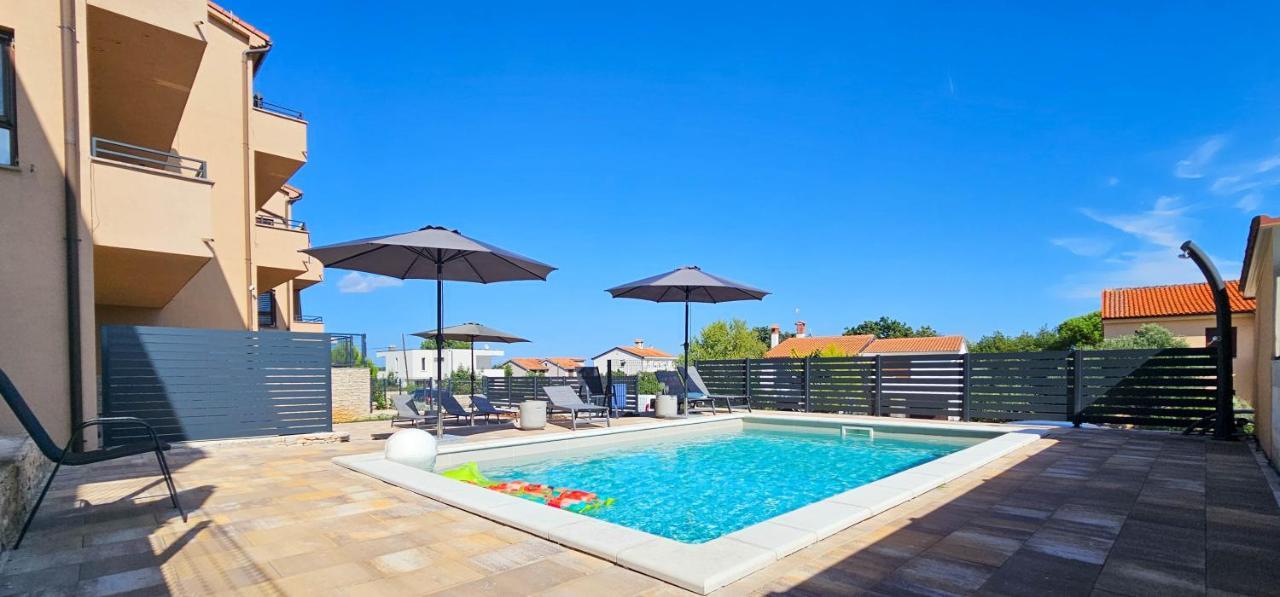 Apartment Bluemare B3 With Shared Pool Liznjan Ngoại thất bức ảnh